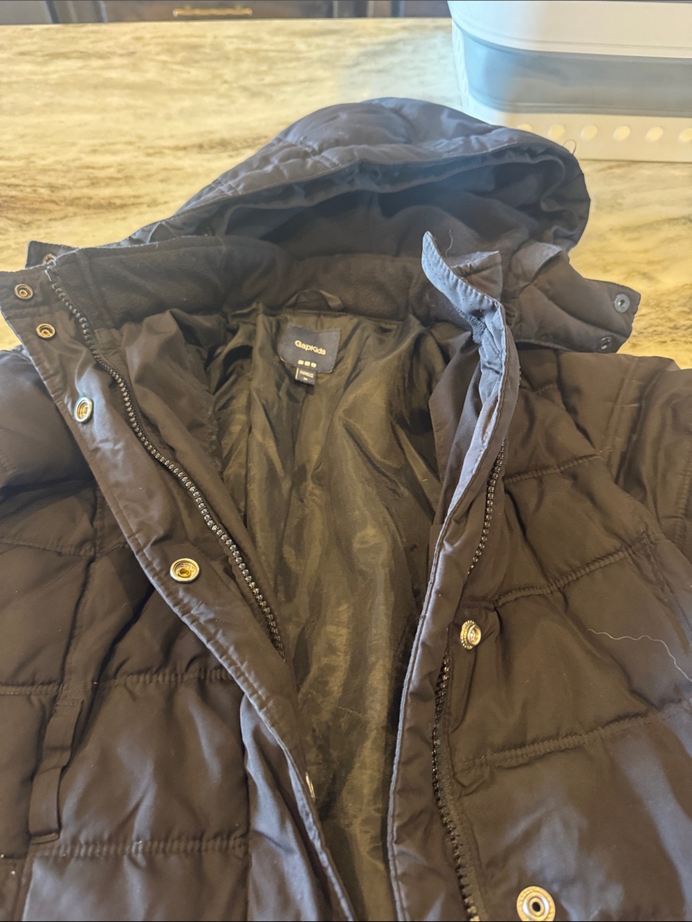 GAP kids Hooded Puffer Jacket - black